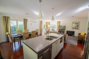 Mototui Cottage 2 or 3 Bedroom - Russell Cottages